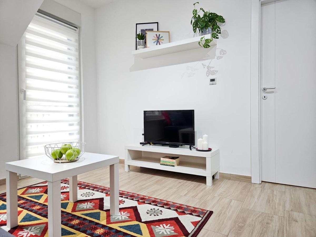 Roman Apartman Sremska Mitrovica Exterior foto